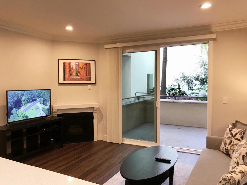 Brilliant Apartment Walk Distance to UCLA O9 Main image